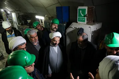 بازدید مدیران شهری و مسئولان قضایی از خط 4 مترو