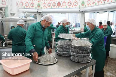 میزبانی قائم‌شهری‌ها از زائران رضوی در چایخانه امام رضا (ع)