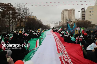 گزارش تصویری حضور باشکوه مردم مشهد در راهپیمایی ۲۲ بهمن