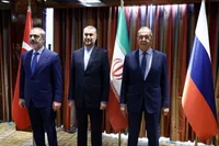 وزرای خارجه ایران، ترکیه و روسیه، نشست سه‌جانبه برگزار کردند + عکس