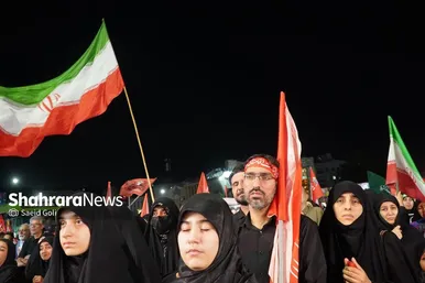 گزارش تصویری | یکصدوسی‌ومین شب حضور مردم مشهد در سنگر خیابان (۱۷ تیرماه ۱۴۰۵)