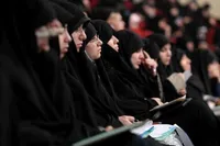 معرفی چهره‌های حوزوی شاخص در میان بانوان لازم و ضروری است