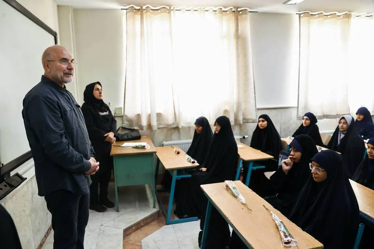 قالیباف در مدرسه فاطمیون تهران حاضر شد (اول مهر ۱۴۰۴)