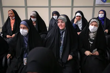 دیدار شاعران و اساتید ادبیات فارسی با رهبر انقلاب