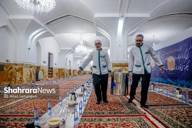 مراسم افطاری در حرم امام‌رضا(ع)