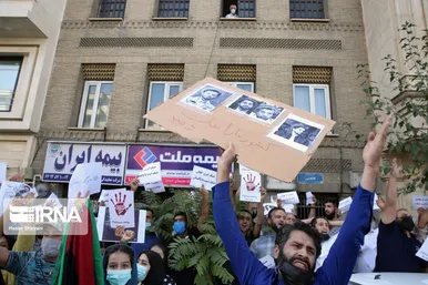 تجمع افغانستانی‌های مقیم تهران و مشهد در مقابل کنسولگری پاکستان