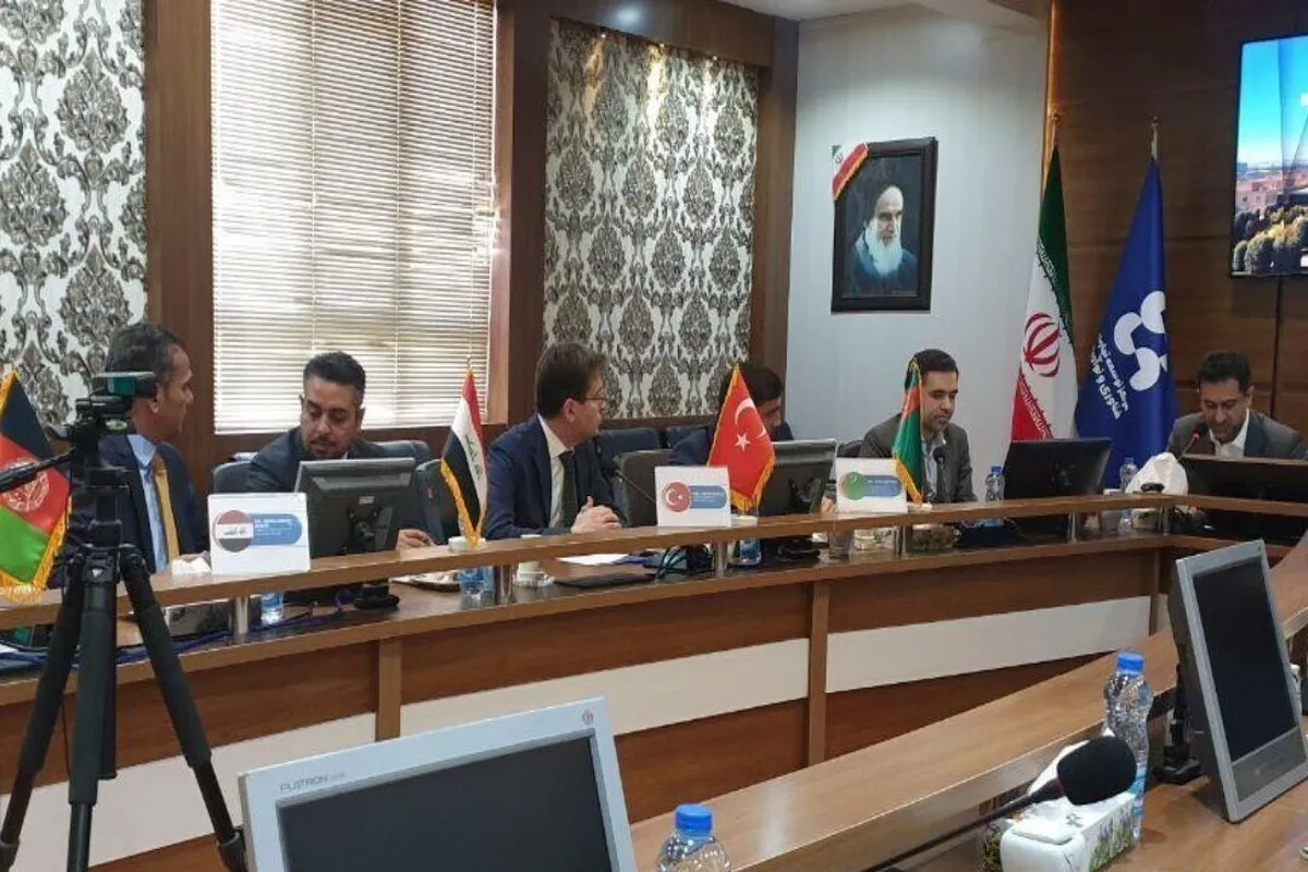 بازدید سرکنسول‌های خارجی مقیم مشهد از پارک علم و فناوری خراسان رضوی+ فیلم
