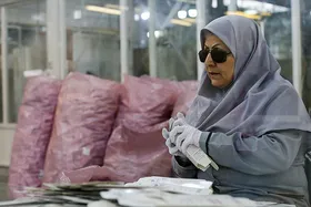 اشتغال معلولان و زنان سرپرست خانوار در کارگاه&zwnj;های تولید محصولات مقابله با کرونا
