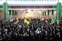برگزاری اجتماع باشکوه ۷ هزار دختر دانشجو در حرم مطهر حضرت معصومه (س) همزمان با آغاز دهه کرامت