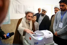 آیت&zwnj;الله سبحانی: حفظ نظام اسلامی از واجبات است | انتخابات از راه&zwnj;های تثبیت نظام است