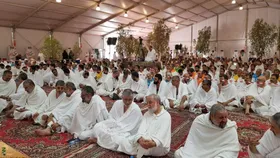 آغاز مراسم برائت از مشرکین در سرزمین عرفات
