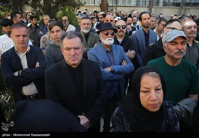 عکس‌هایی از تشییع پیکر رضا داودنژاد