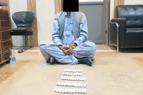 کشف ۱۸۰ بسته هرویین بلعی از ۲ تبعه افغان در مرز تایباد (۴ شهریور ۱۴۰۴)