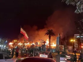 ورود دادگستری به آتش&zwnj;سوزی در میدان شهرداری گرگان | ۱۰۰ باب مغازه در شعله&zwnj;های آتش می&zwnj;سوزد