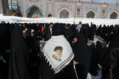 حال و هوای حرم مطهر رضوی در زمان سخنرانی نوروزی مقام معظم رهبری