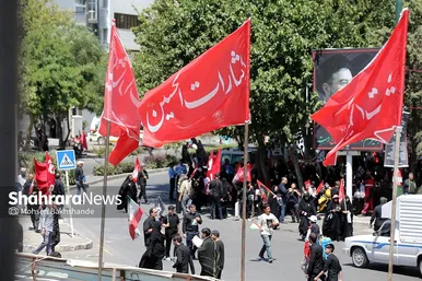 گزارش تصویری | حال و هوای خیابان امام رضا (ع) مشهد، ۴ ساعت قبل از تشییع پیکر رهبر شهید انقلاب