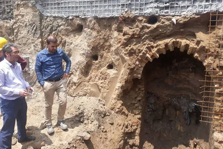 نبش‌قبر تاریخ، بدون صدا