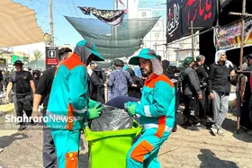 عکس | خدمت رسانی پاکبانان مشهدی به زائران اربعین در نجف اشرف