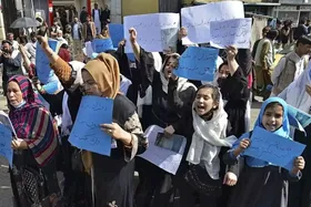 کارگاه تولید صنایع دستی راه&zwnj; انداختیم | ابتکار دختران بازمانده از تحصیل در ولایت بامیان