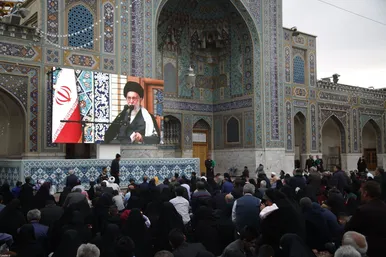 حضور و سخنرانی رهبر انقلاب در اجتماع زائران و مجاوران حرم مطهر رضوی- ۲