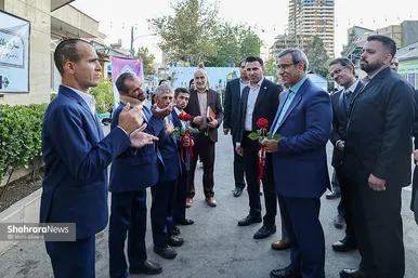 گزارش تصویری | آیین اهدای ۳۰۰ دستگاه ویلچر و بسته تحصیلی به معلولان و دانش‌آموزان تحت پوشش بهزیستی خراسان رضوی