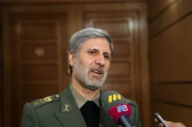 وزیر دفاع در خانه شهید فخری&zwnj;زاده: تنها خواسته همسر شهید ادامه دادن راه او بود