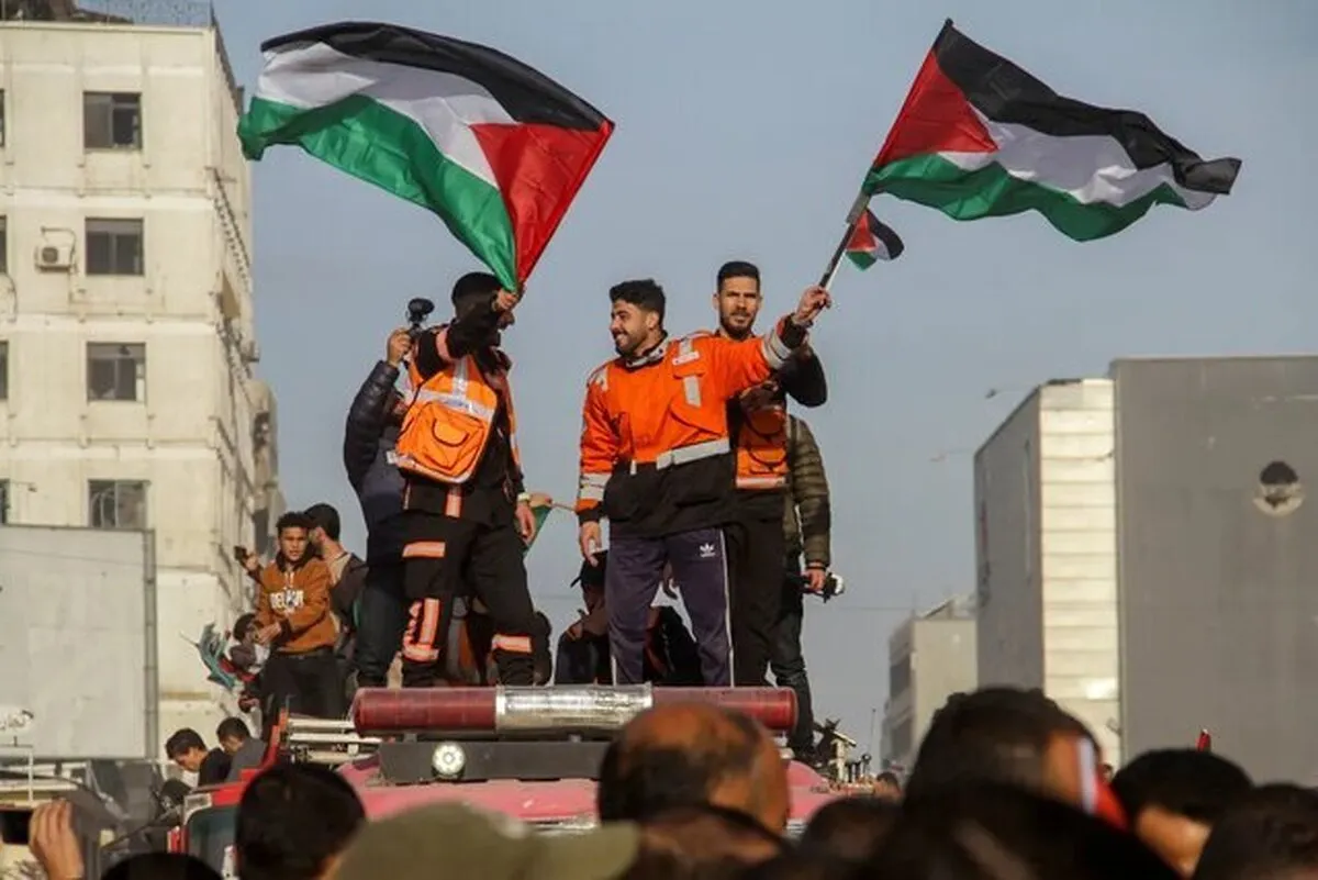 انتقال ۹۰ تن از اسرای فلسطینی برای تبادل با نظامیان صهیونیستی+ فیلم