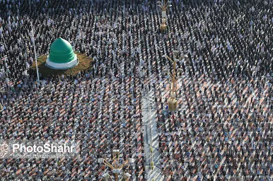 اقامه نماز عید سعید فطر در حرم مطهر امام رضا(ع)