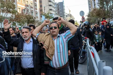 راهپیمایی اصناف، بازاریان و نمازگزاران پس از نماز جمعه مشهد
