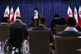 رهبر معظم انقلاب: قهرمان&zwnj;های ورزشی آموزگاران ایستادگی و امید و نشاط&zwnj; هستند