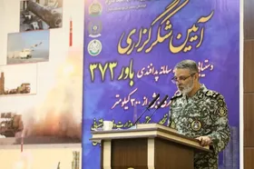 فرمانده کل ارتش: سامانه موشکی باور ۳۷۳ در شرایط تحریم و محدودیت کامل ارتقاء پیدا کرد