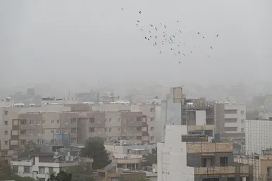 هجوم ریزگردها به آسمان مشهد