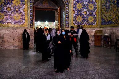 چراغانی حرم مطهر امام رضا (ع) به مناسبت مبعث پیامبر (ص)