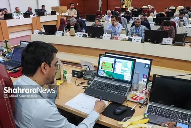 عکس‌هایی از دور دوم انتخابات ریاست جمهوری در مشهد (۵)