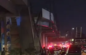 ویدئو | فرو ریختن پل روگذر هنگام عبور قطار در مکزیک