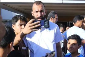ویدئو | آبی&zwnj;ها راهی ورزشگاه شدند؛ خروج بازیکنان استقلال از هتل