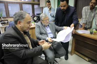 گزارش تصویری از بازدید عضو دفتر حفظ و نشر آثار رهبر معظم انقلاب اسلامی و شهردار مشهد مقدس از مؤسسه فرهنگی شهرآرا