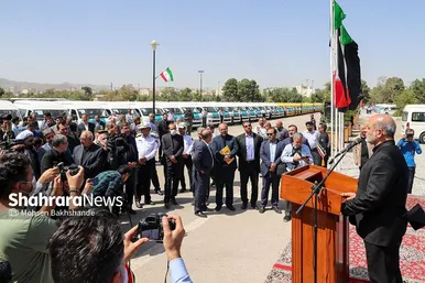 رونمایی از ١۵٠ دستگاه ون و اتوبوس با حضور وزیر کشور در مشهد