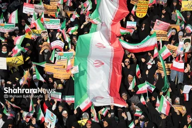خروش مردم مشهد در راهپیمایی ۱۳ آبان