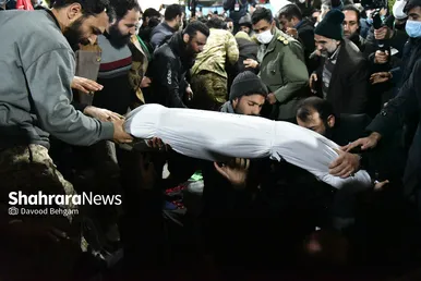 مراسم تدفین پیکر ۳ شهید گمنام در میدان شهدا مشهد