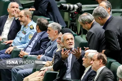 عکس‌هایی از رئیس جمهور در جلسات رای اعتماد وزرای پیشنهادی