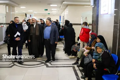 گزارش تصویری | بازدید حجت‌الاسلام نصرالله پژمانفر، رییس کمیسیون اصل نود مجلس، از بیمارستان فارابی مشهد
