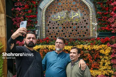 عکس‌هایی از گل آرایی حرم مطهر رضوی در دهه کرامت