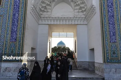 آیین چراغ برات در آرامگاه خواجه ربیع