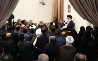دیدار دست‌اندرکاران کنگره شهدای استان کرمانشاه با رهبر معظم انقلاب | آیت‌الله خامنه‌ای: در کار‌های فرهنگی و هنری، میزان تاثیرگذاری بر جوانان مهم است + فیلم