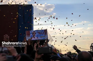 تشییع پیکر مطهر ۵ شهید مدافع حرم در مشهد