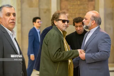 عکس‌هایی از افطاری رئیس جمهور با بازیگران