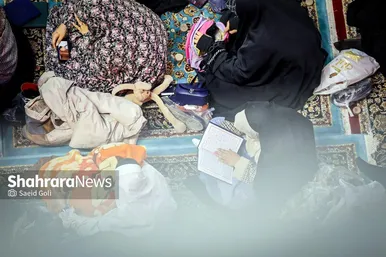 گزارش تصویری | تحویل سال نو با حضور پرشور مردم در حرم مطهر رضوی
