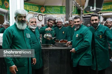 حال‌وهوای حرم مطهر امام‌رضا(ع) در شب میلاد کریم اهل‌بیت(ع)