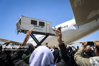 گزارش تصویری | استقبال از پیکر مطهر رهبر شهید انقلاب و خانواده ایشان در فرودگاه مشهد